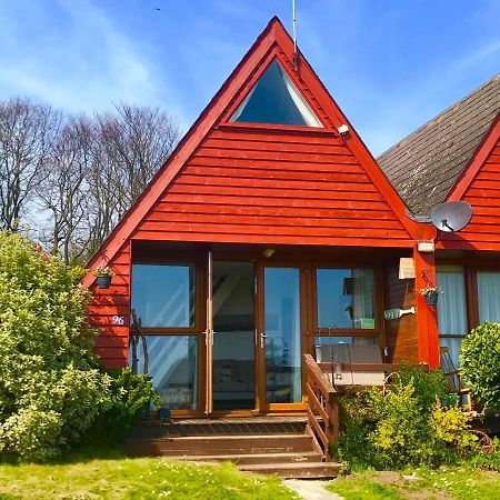 Clifftop Chalet With Pool Deal Kültér fotó
