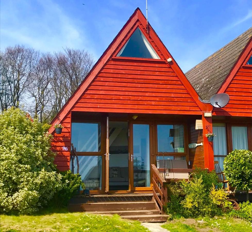 Clifftop Chalet With Pool Deal Kültér fotó